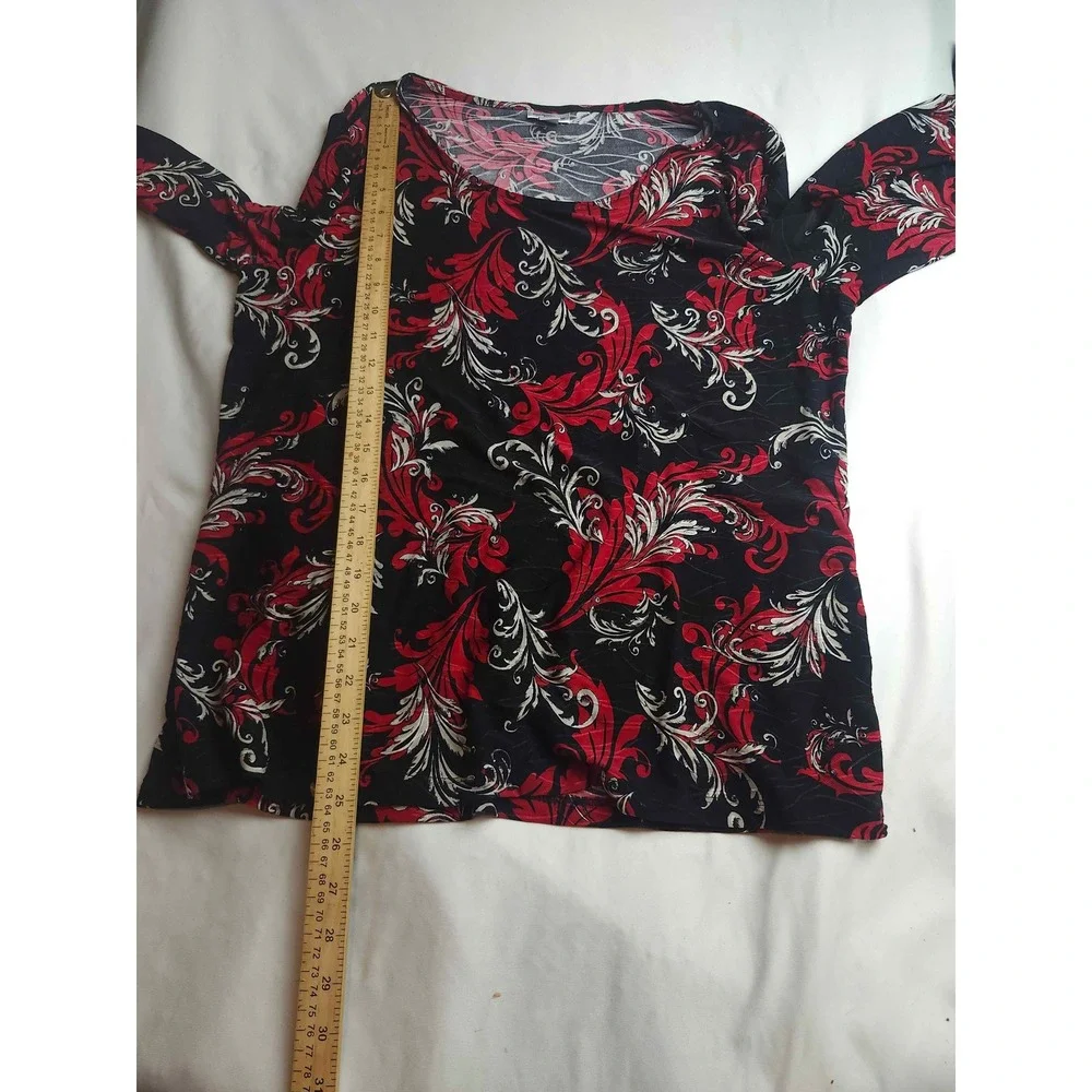 Croft & Barrow Womens Large Red Black Scroll Floral Scoop Neck Long Sleeve Top